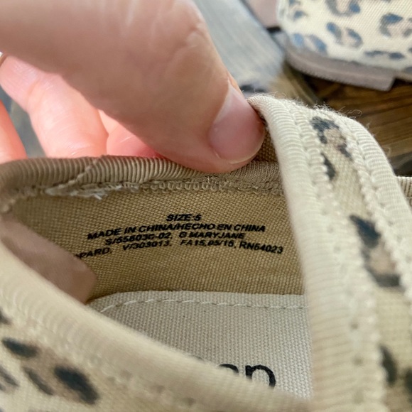 Gap Leopard Print Girls Mary Jane Shoes - Picture 7 of 7